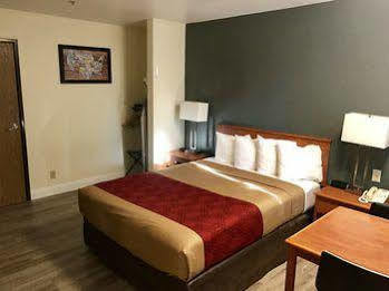 Econo Lodge University Arena Charlottesville Bagian luar foto