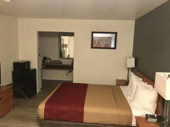 Econo Lodge University Arena Charlottesville Bagian luar foto